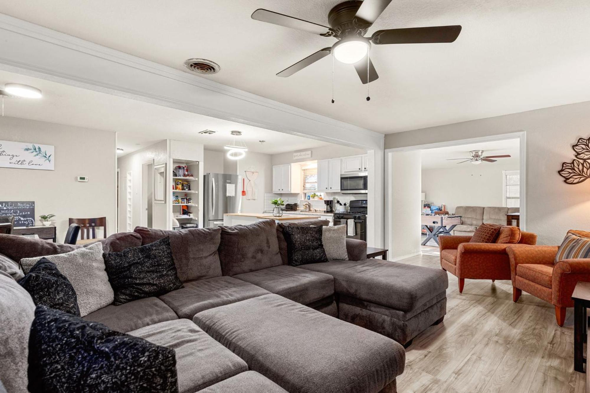 Cozy 3 Bedroom With Hot Tub 2 Min Away From Lackland سان أنطونيو المظهر الخارجي الصورة