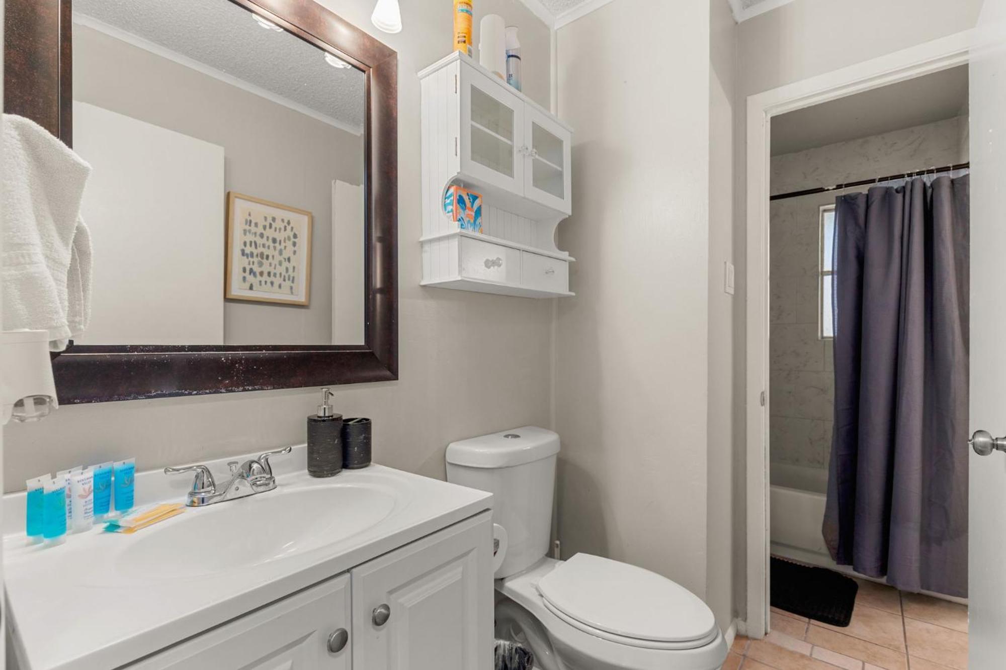 Cozy 3 Bedroom With Hot Tub 2 Min Away From Lackland سان أنطونيو المظهر الخارجي الصورة