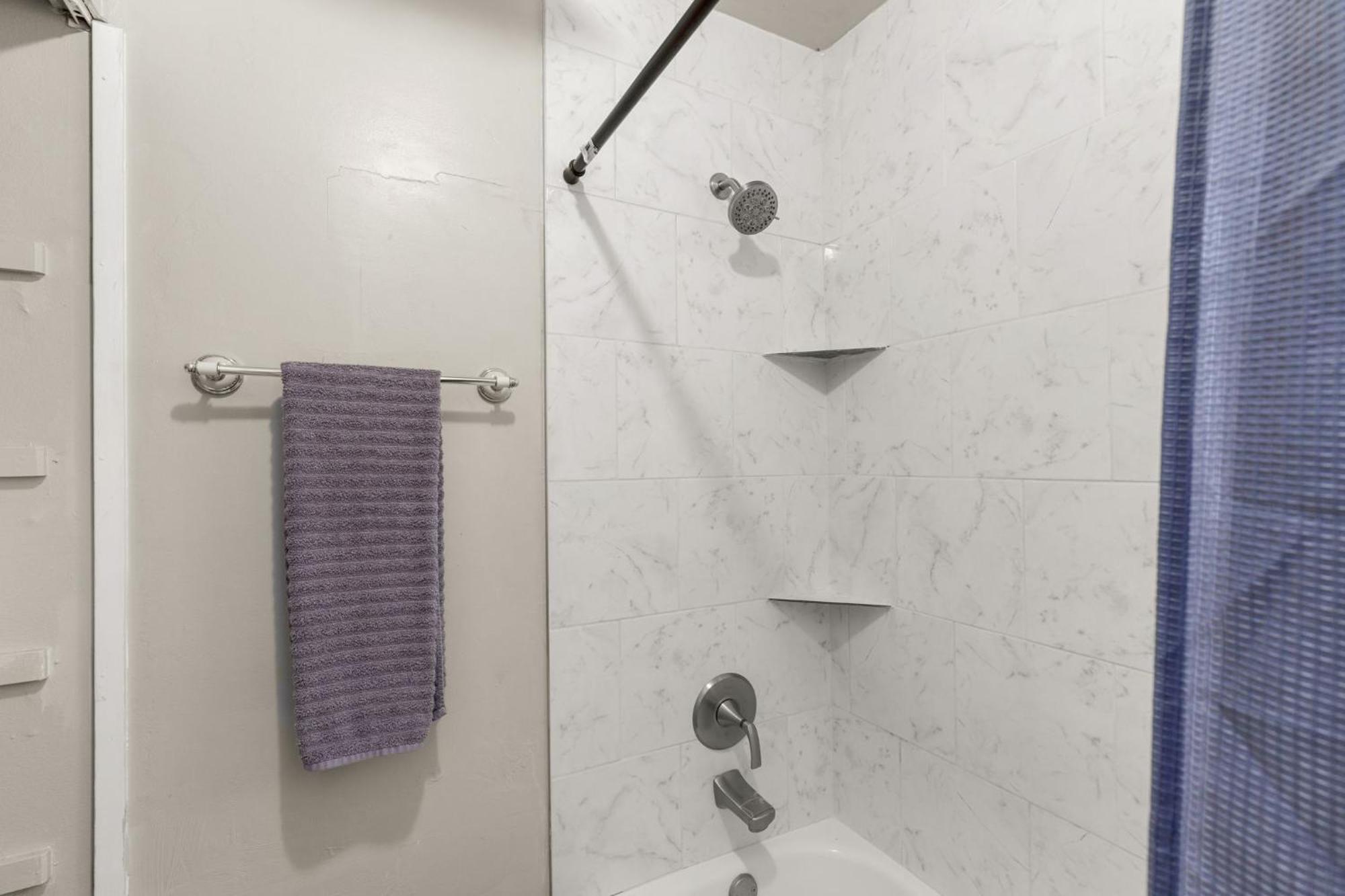 Cozy 3 Bedroom With Hot Tub 2 Min Away From Lackland سان أنطونيو المظهر الخارجي الصورة
